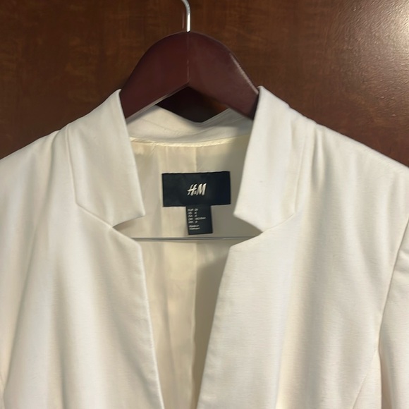 White, H&M, white, one button, blazer, size 6 - Picture 2 of 5